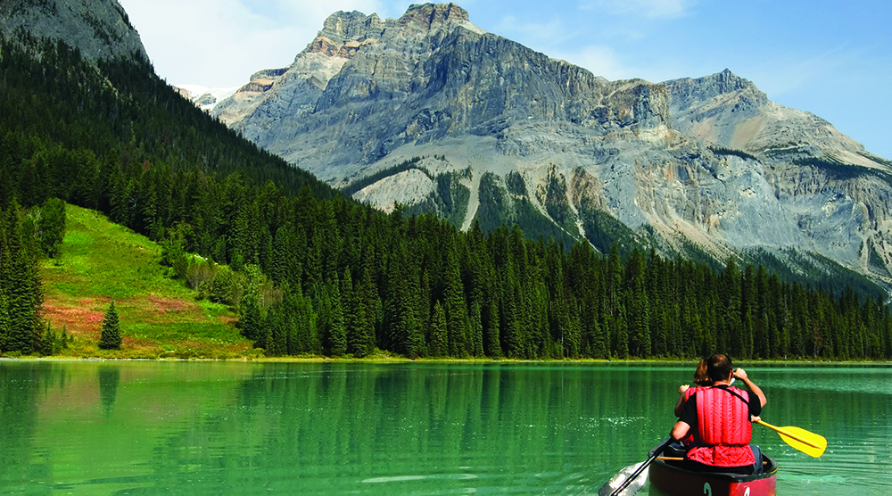 https://d3r8gwkgo0io6y.cloudfront.net/upload/Maligne lake.jpg
